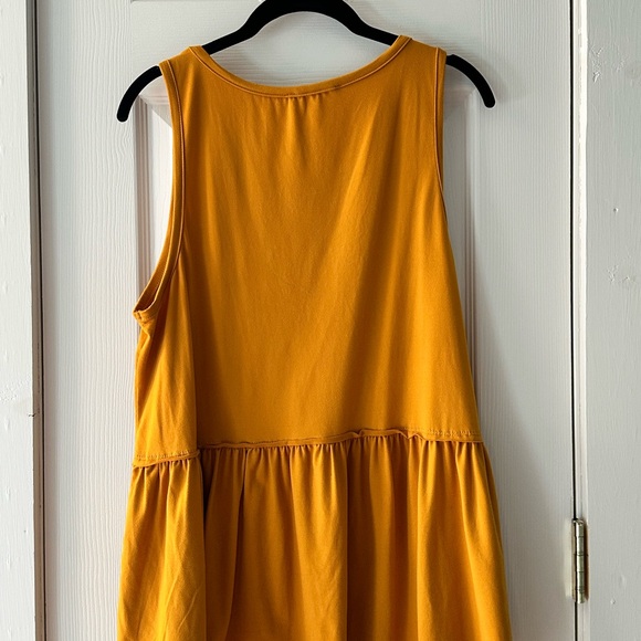 Entro Golden Sleeveless Tank Top - Picture 5 of 5